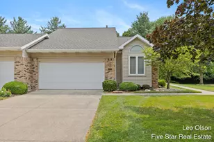 2220 Meadowglen Dr NE, Grand Rapids, MI 49505 - Photo 2