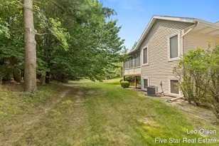 2220 Meadowglen Dr NE, Grand Rapids, MI 49505 - Photo 30