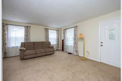 1643 Lyola Court, Benton Harbor, MI 49022 - Photo 4
