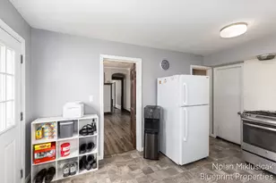 1147 Jennette Ave NW, Grand Rapids, MI 49504 - Photo 12