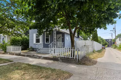 1147 Jennette Avenue NW, Grand Rapids, MI 49504 - Photo 2