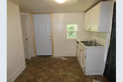 1084 Hurd Avenue, Benton Harbor, MI 49022 - Photo 8