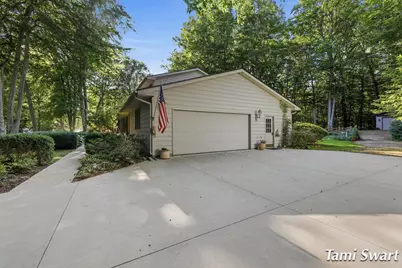 17565 Beech Hill Drive, Grand Haven, MI 49417 - Photo 12