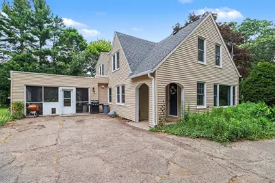 214 W Hamilton Lane, Battle Creek, MI 49015 - Photo 2
