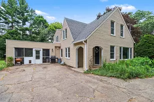 214 W Hamilton Ln, Battle Creek, MI 49015 - Photo 2