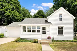 716 Pleasant St, Belding, MI 48809 - Photo 1