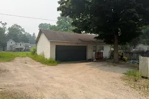 220 Prairie St, Charlotte, MI 48813 - Photo 4