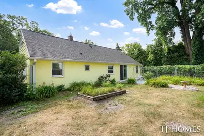 2215 Maguire Avenue NE, Grand Rapids, MI 49525 - Photo 28