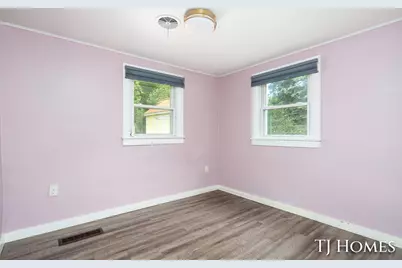 2215 Maguire Avenue NE, Grand Rapids, MI 49525 - Photo 18