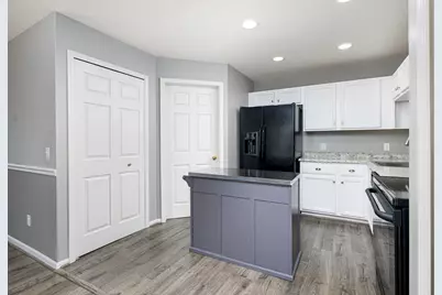 9621 Lakeside Drive, Ypsilanti, MI 48197 - Photo 12
