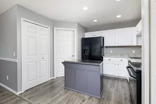 9621 Lakeside Dr, Ypsilanti, MI 48197 - Photo 12