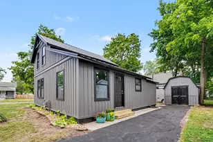 216 W Cushman St, Three Rivers, MI 49093 - Photo 2