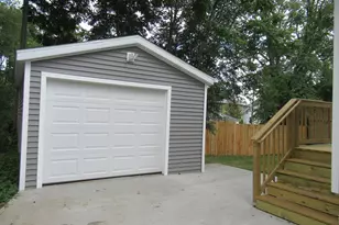 22 N Wabash Ave, Battle Creek, MI 49017 - Photo 4