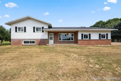 2637 17 Mile Road, Kent City, MI 49330 - Photo 2