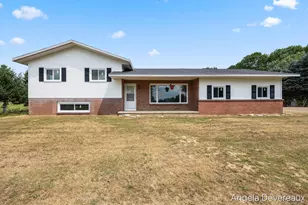 2637 17 Mile Rd, Kent City, MI 49330 - Photo 2
