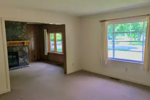 740 White Pigeon St, Constantine, MI 49042 - Photo 10