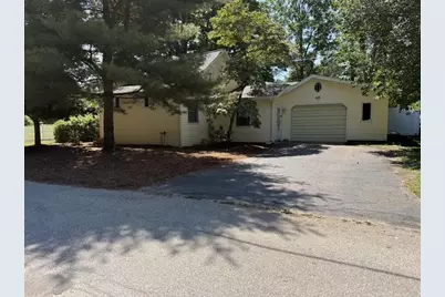 105 W Johannah Street, Whitehall, MI 49461 - Photo 2