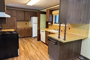 105 W Johannah St, Whitehall, MI 49461 - Photo 8