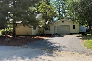 105 W Johannah St, Whitehall, MI 49461 - Photo 1