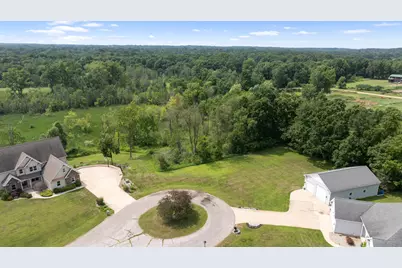 2728 Carric Court #11, Jackson, MI 49201 - Photo 4