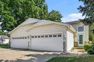 154 W 32nd St, Holland, MI 49423 - Photo 1