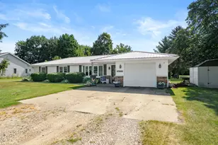 54577 Silver St, Mendon, MI 49072 - Photo 2