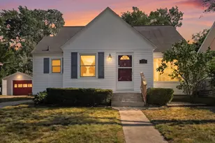272 W 23rd St, Holland, MI 49423 - Photo 1