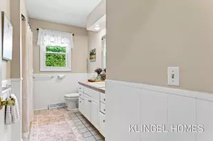 1371 Edgewood Dr, Holland, MI 49424 - Photo 32