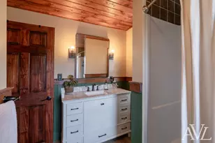 1014 Crescent St NE, Grand Rapids, MI 49503 - Photo 20