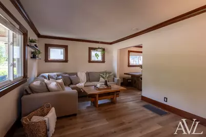 1014 Crescent Street NE, Grand Rapids, MI 49503 - Photo 6
