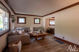 1014 Crescent St NE, Grand Rapids, MI 49503 - Photo 6