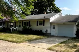 222 N 3rd Ave, Big Rapids, MI 49307 - Photo 2
