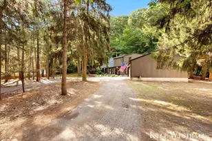 6093 Ridgeview Dr, Norton Shores, MI 49441 - Photo 46