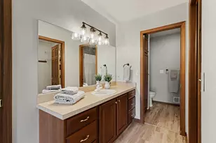 217 Parkside Dr, Zeeland, MI 49464 - Photo 16