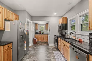 1217 Pinehurst Blvd, Kalamazoo, MI 49006 - Photo 4