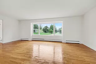 4043 Clearview St NE, Grand Rapids, MI 49546 - Photo 6