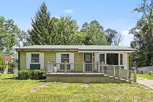 234 Trinity Cir, Lansing, MI 48911 - Photo 2