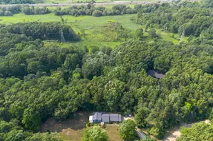 3950 Queen Oaks Dr, Chelsea, MI 48118 - Photo 4