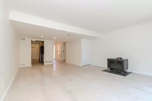 690 Peninsula Ct, Ann Arbor, MI 48105 - Photo 14