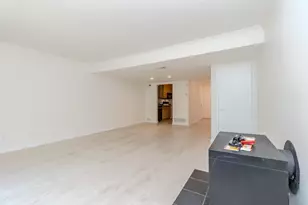 690 Peninsula Ct, Ann Arbor, MI 48105 - Photo 16