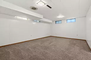 907 East St, Three Rivers, MI 49093 - Photo 24