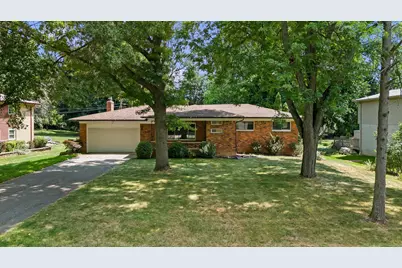 349 Nesbit Lane, Rochester Hills, MI 48309 - Photo 4