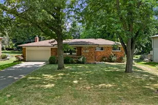 349 Nesbit Ln, Rochester Hills, MI 48309 - Photo 4
