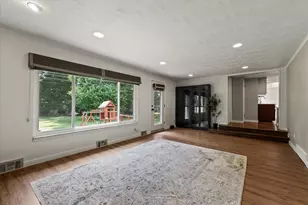 349 Nesbit Ln, Rochester Hills, MI 48309 - Photo 22