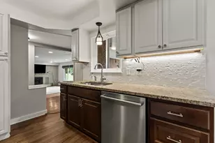 349 Nesbit Ln, Rochester Hills, MI 48309 - Photo 16