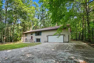 16137 Comstock St, Grand Haven, MI 49417 - Photo 4