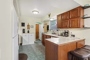 290 Eric Ave, Norton Shores, MI 49444 - Photo 8