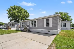 357 S Hardwick Dr SW, Grand Rapids, MI 49548 - Photo 14