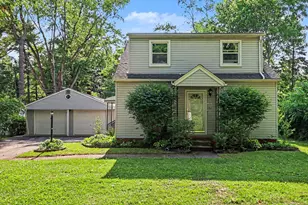 10624 Borgman Ave, Belleville, MI 48111 - Photo 2