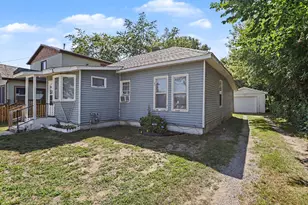 1010 Kalamazoo St, South Haven, MI 49090 - Photo 2